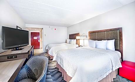 2 Queen Beds Nonsmoking