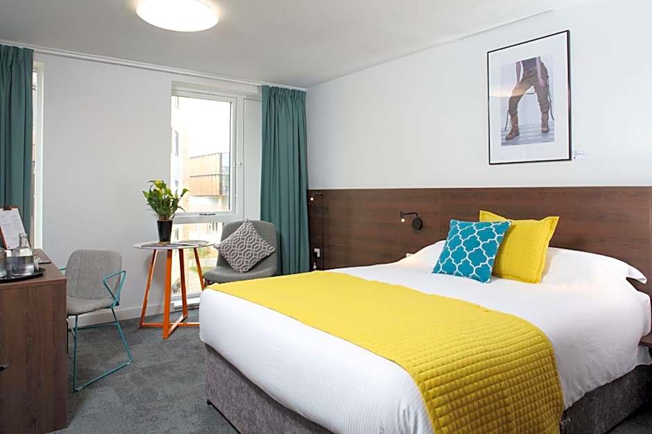 Photo 1 of 6 of Double Room