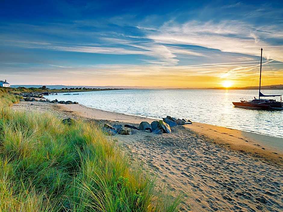 The Royal & Fortescue Hotel