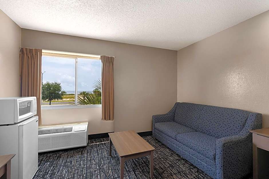 Super 8 by Wyndham Biloxi at the Beach