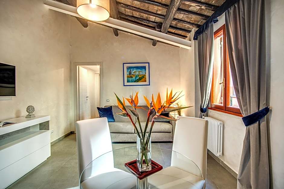 Tritone Top House