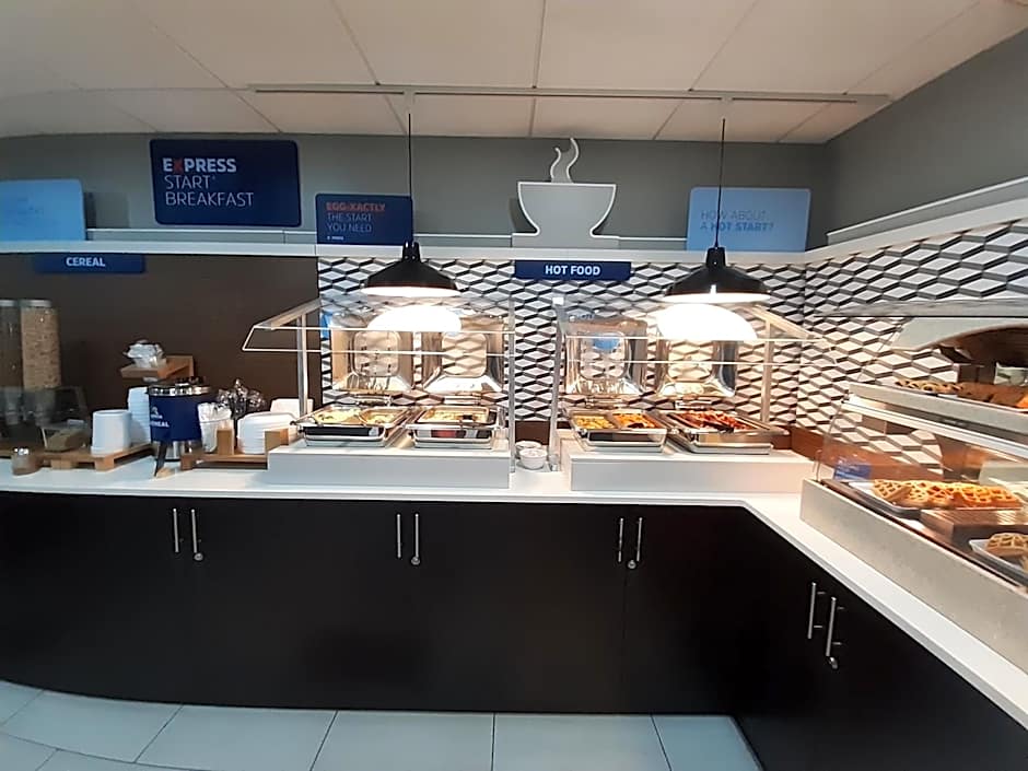 Holiday Inn Express Trincity By IHG