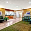 La Quinta Inn & Suites by Wyndham Detroit Southgate