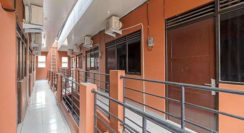 RedDoorz Syariah @ Bulak Kapal