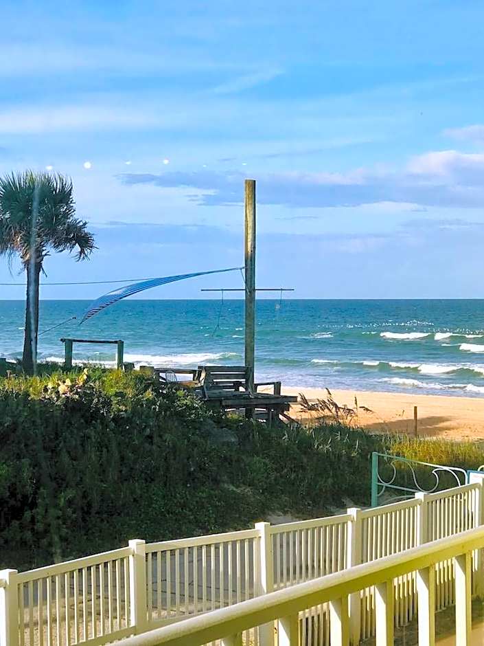 Ocean Breeze - Ocean Front at Symphony Beach Club!