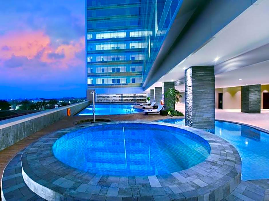 The Alana Hotel and Convention Center  Solo by ASTON