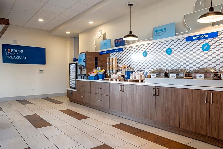 Holiday Inn Express & Suites Platteville, an IHG Hotel