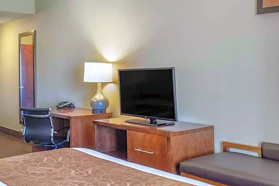 Comfort Suites Batesville