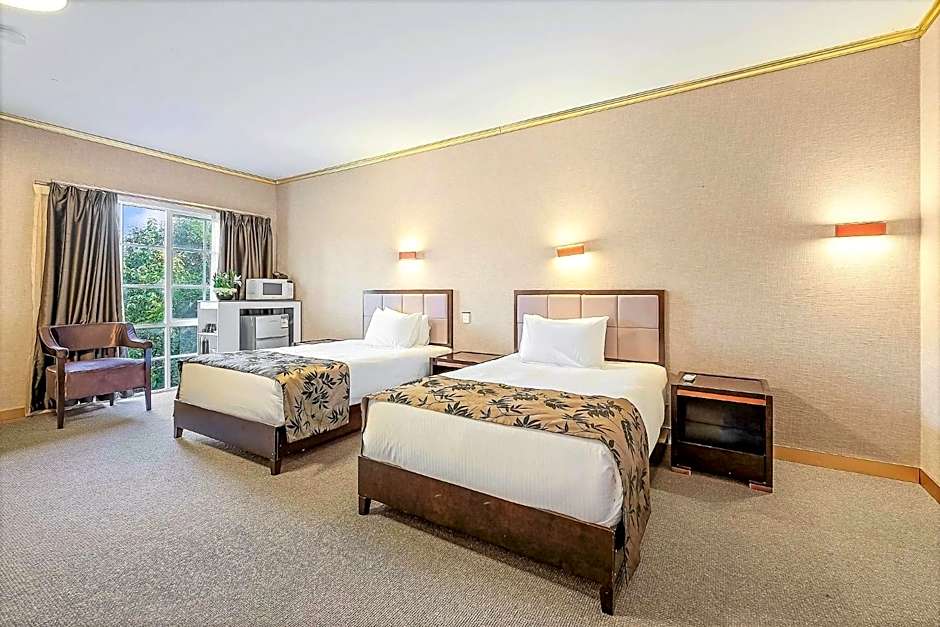 Eltham Gateway Hotel