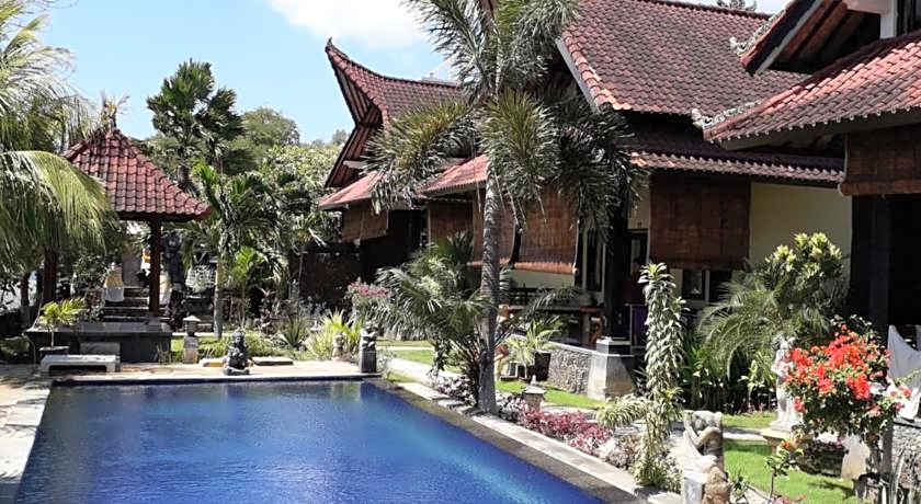 Tradisi Beach Front Villas
