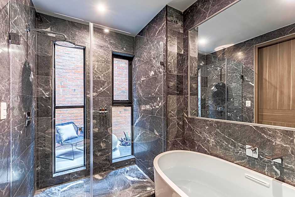 Mathias Luxury Plus by Viadora
