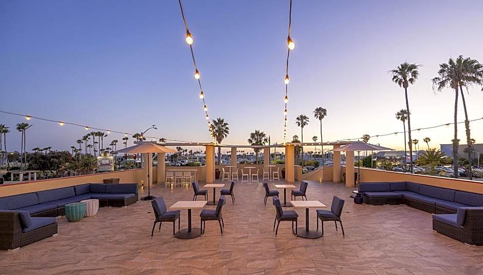 Redondo Beach Hotel, Tapestry Collection by Hilton