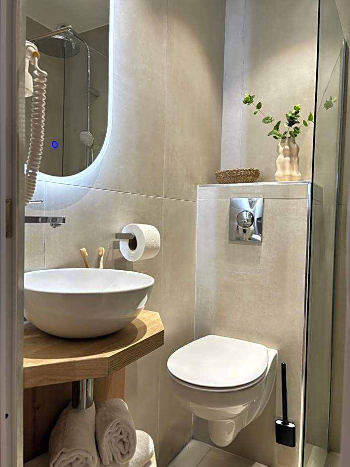 Hotel Paris Amore