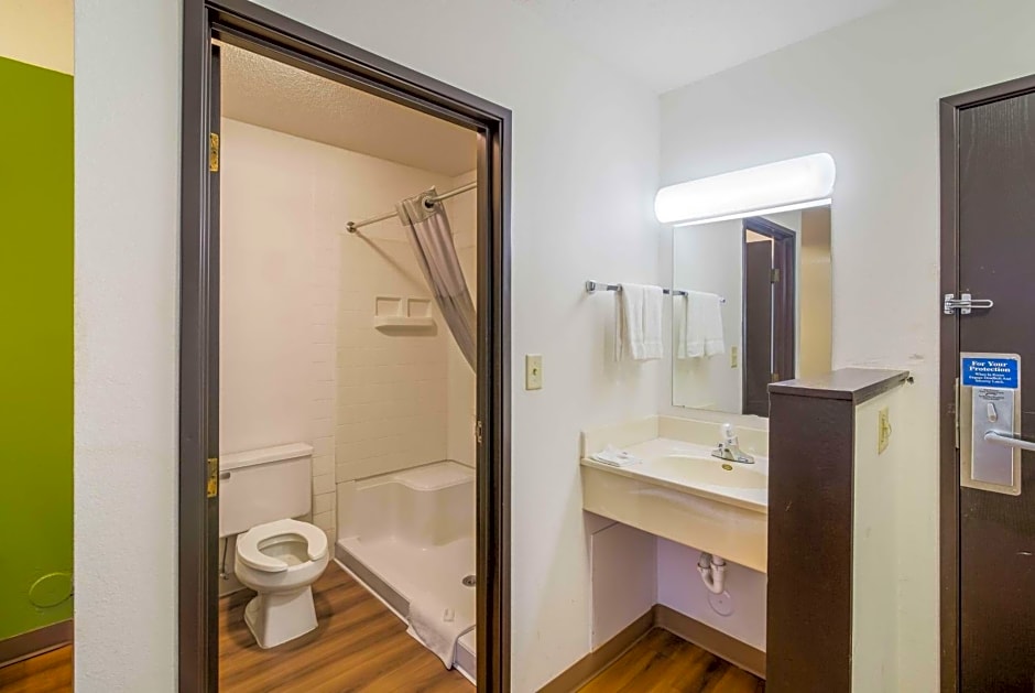 Motel 6-Fargo, ND - South