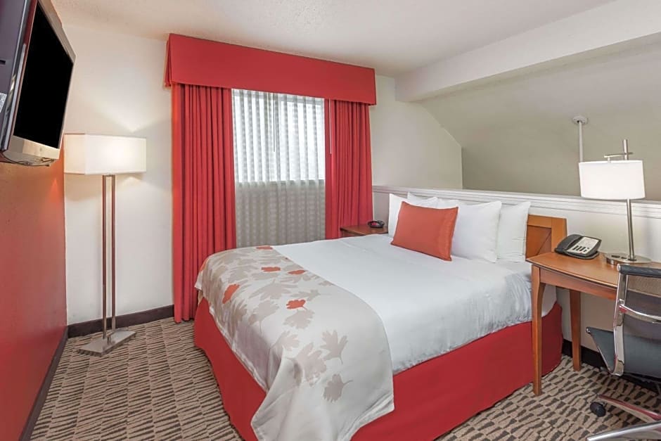 Value Suites Extended Stay - St Louis