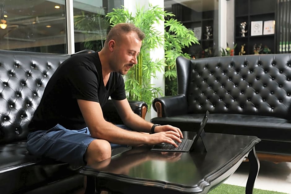 Add Plus Hotel and Spa