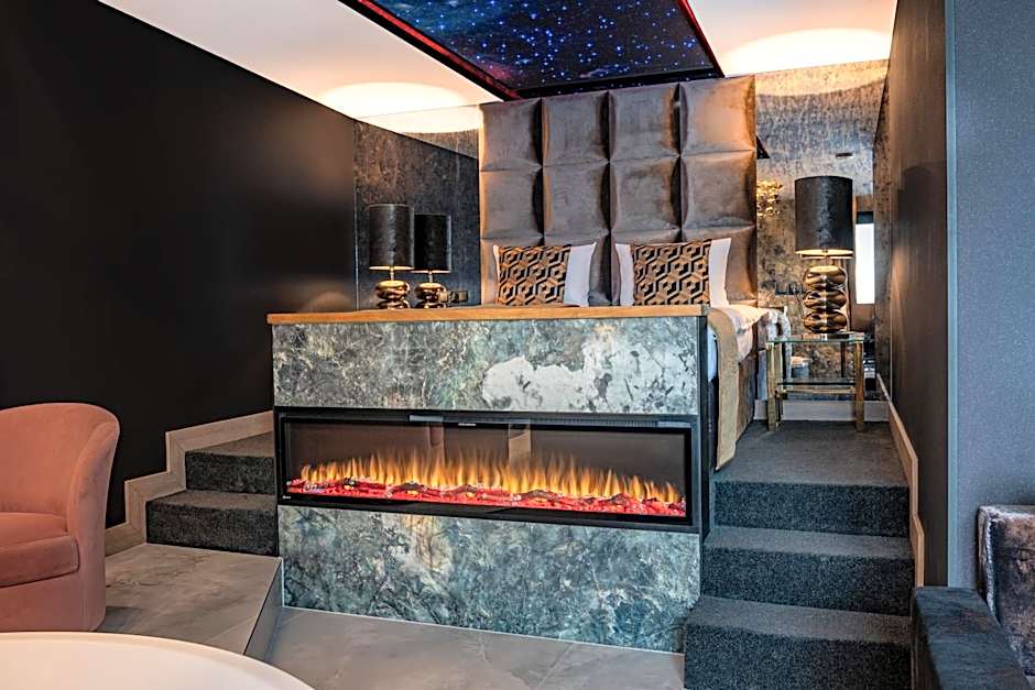 Art Suites Luxury Hotel