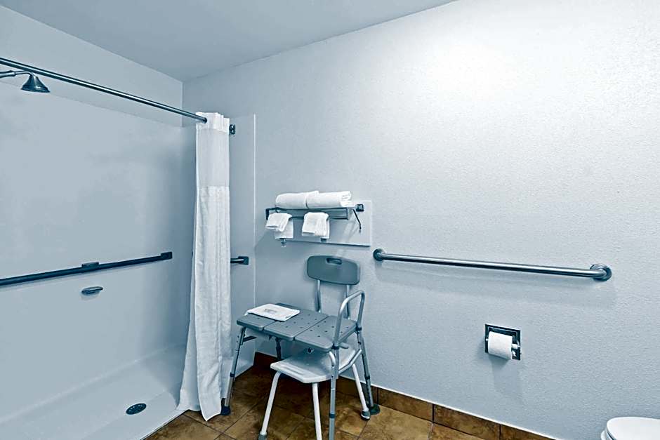 Quality Inn Fayetteville Near Historic Downtown Square