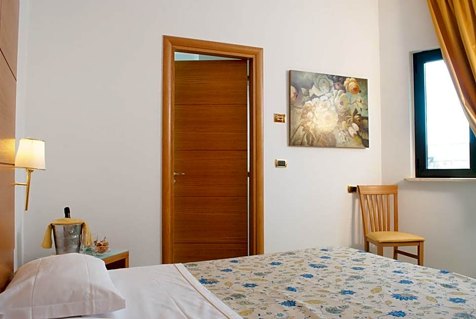 City Hotel