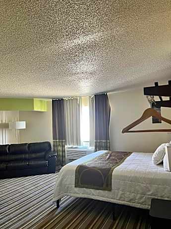 1 King Bed Suite Non-Smoking
