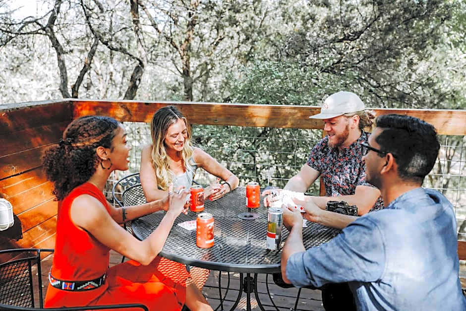 Wimberley Inn & bar