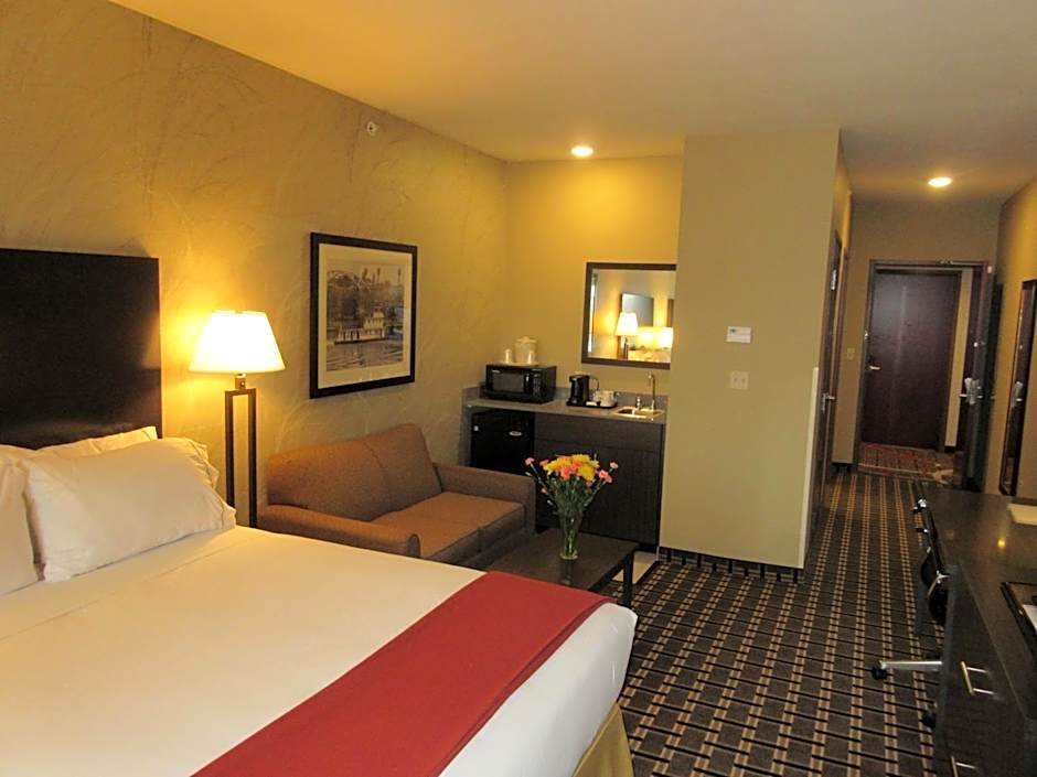 Holiday Inn Express & Suites Butler By IHG