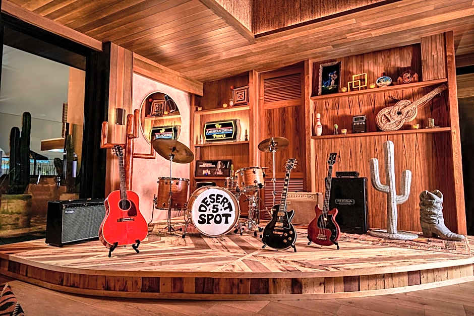 Hollywood Volume, a Tribute Portfolio Hotel