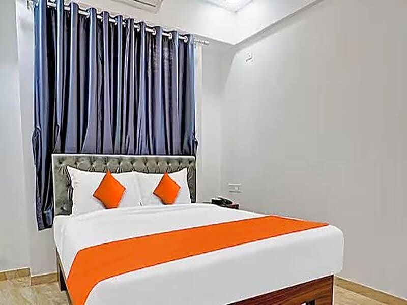 FabHotel Red Velvet Inn & Suites