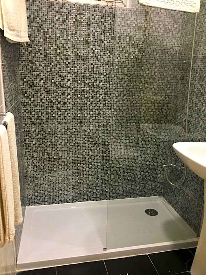 Lira Guest House B&B