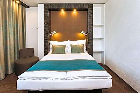Standard Double Room with Garden View