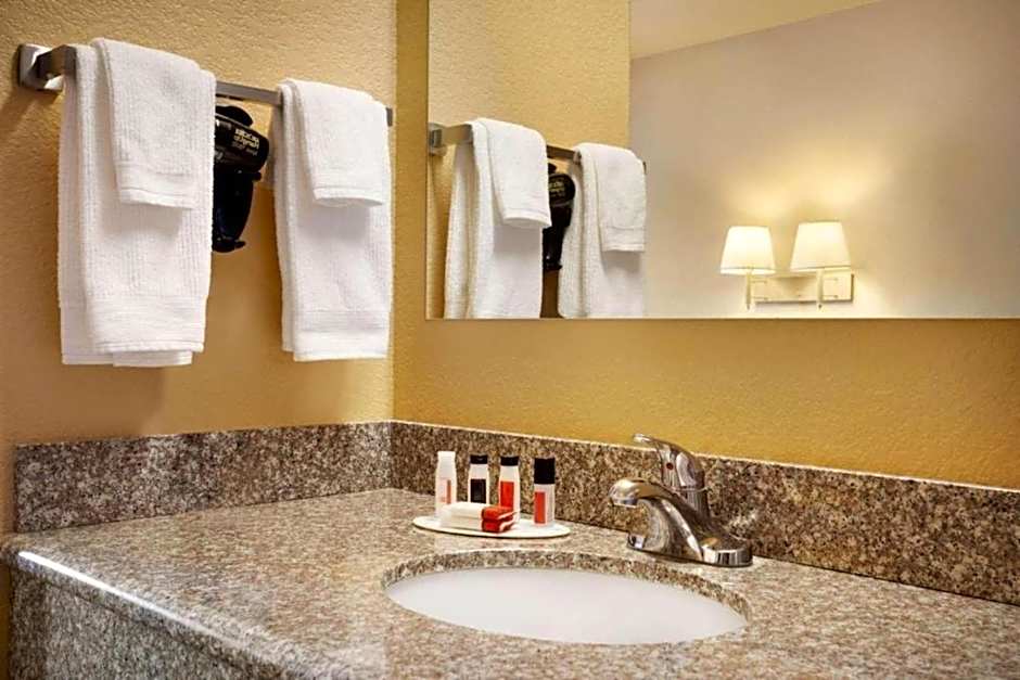 Travelodge by Wyndham Gillette