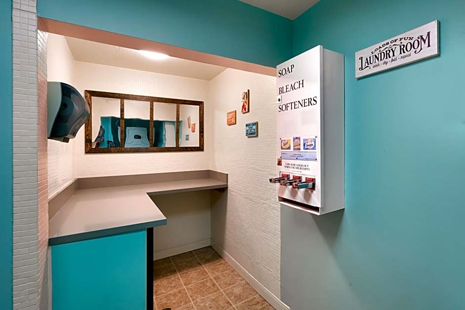 Atrium Hotel At Orange County Airport