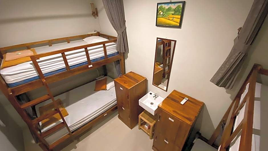 Suwardika Homestay & Dormitory