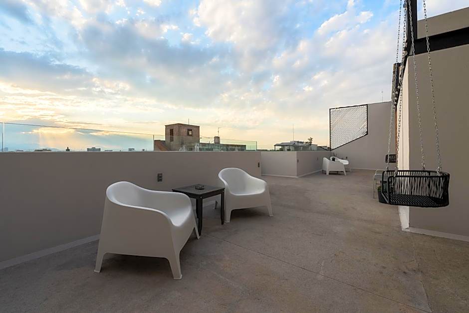 Zielo 3bdrm 2 bath Private balcony, Rooftop Walk to Zocalo