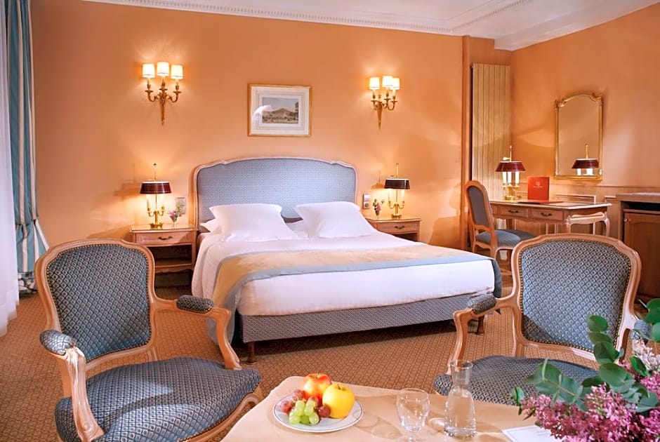 Rochester Champs-Elysees Hotel