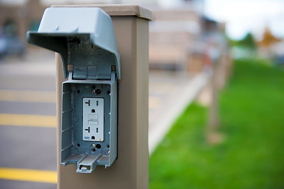 Holiday Inn Express Hotel & Suites Bismarck By IHG