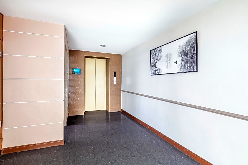 Livotel Express Hotel Bang Kruai Nonthaburi (SHA Extra Plus)