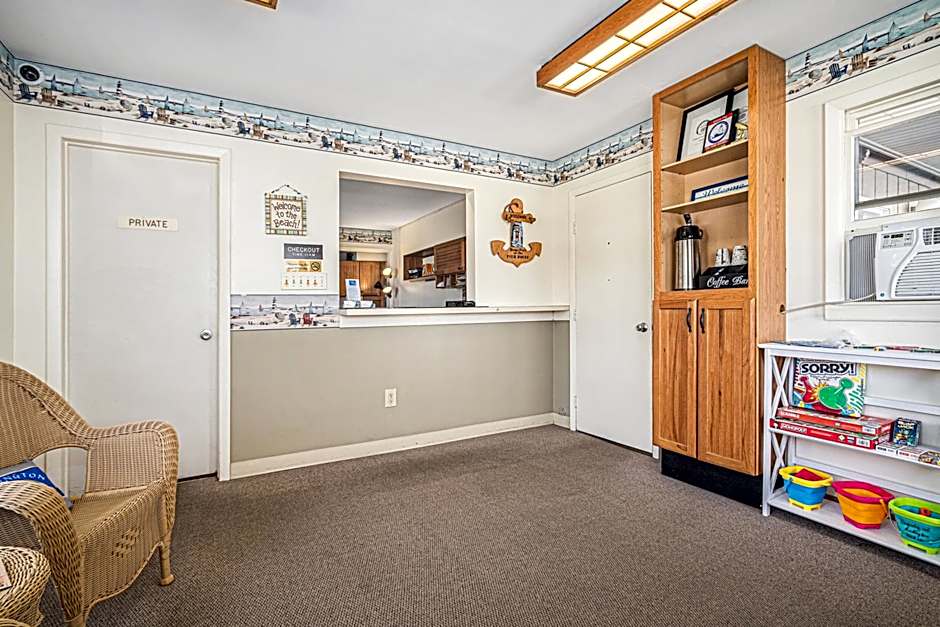 Ludington Pier House