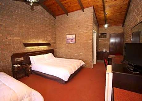Standard Room with Double Bed and Single Bed - Non-Smoking