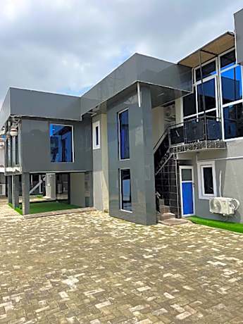 Glandov Suites and Apartment