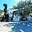 Vardes Hotel Studios