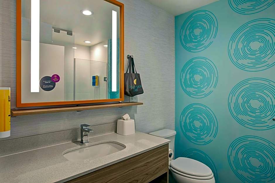 Tru by Hilton Oxford