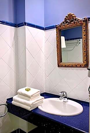 Economy Single Room