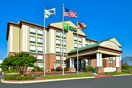Holiday Inn Express & Suites - Ocean City, an IHG Hotel