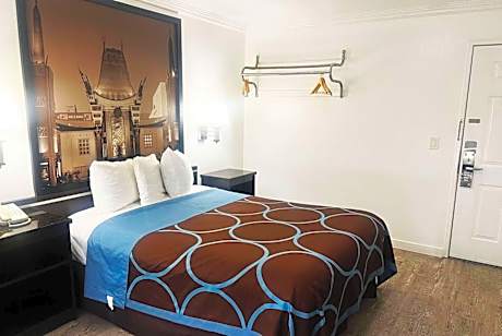King Room - Disability Access - Non-Smoking
