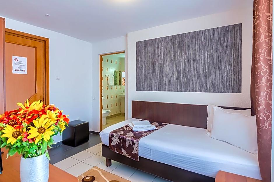 Hotel Tranzzit