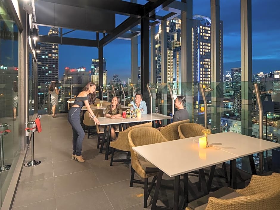 Solitaire Bangkok Sukhumvit 11