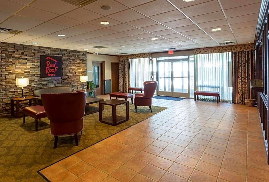 Red Roof Inn & Suites Dekalb