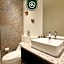 Cozy Apt with Private Terrace - Rooftop Pool