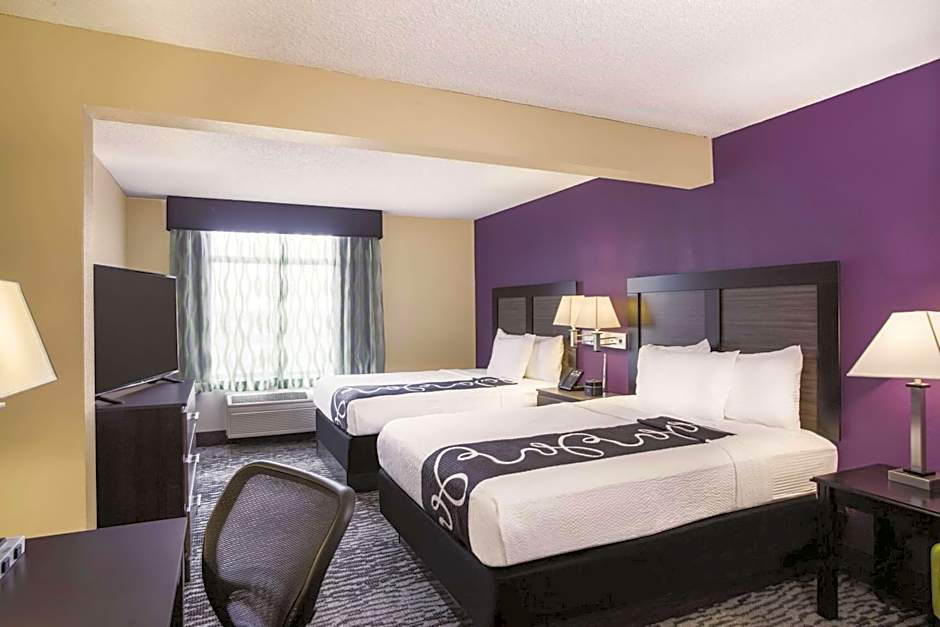 La Quinta Inn & Suites by Wyndham Clearwater South